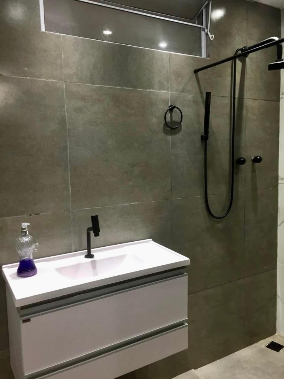 Great Terrace 3 Bedrooms Between Ipanema & Copacabana Posto 6 Apartment *